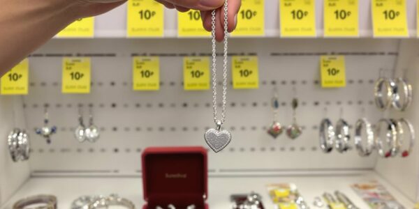 Superdrug Offers Cheap Jewelry